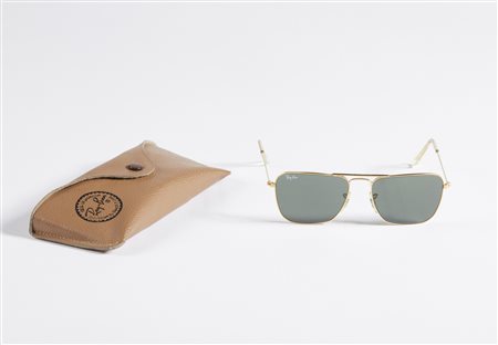 RAY-BAN - Occhiali da sole.