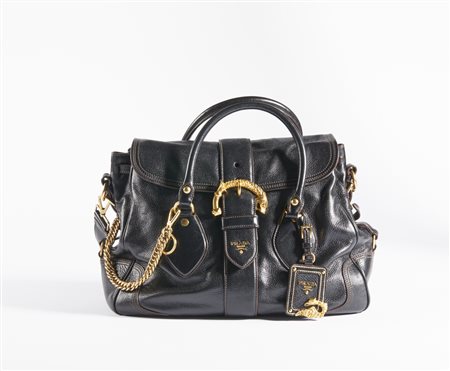 PRADA MILANO - Borsa di pelle nera.