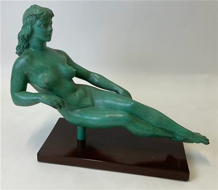 Francesco Messina "Flora" 1984
scultura - multiplo in bronzo a patina verde
cm 3