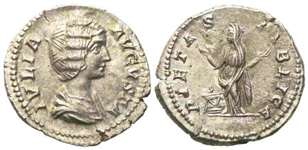 Julia Domna, Denarius struck under Septimius Severus, Rome, c. AD 200-207; AR (g 3,07; mm 19)