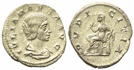 Julia Maesa, Denarius struck under Elagabalus, Rome, AD 220-222; AR (g 2,94 g; 19,25 mm)