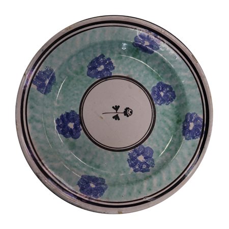 Piatto in maiolica di Caltagirone spugnato con fiori blu