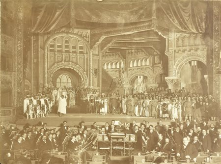 FOTOGRAFIA D'EPOCA raffigurante palcoscenico teatrale, cm 27x36 Italia, XX...