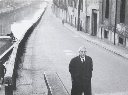 UGO MULAS (1928-1973) Elio Vittorini lungo il Naviglioanni '60stampa ai sali...