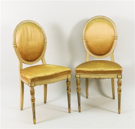 COPPIA DI SEDIE IN LEGNO LACCATO COLOR AVORIO - PAIR OF LACQUERED WOOD CHAIRS...