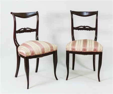 SERIE DI QUATTRO SEDIE IN MOGANO - FOUR MAHOGANY CHAIRS schienale mosso,...