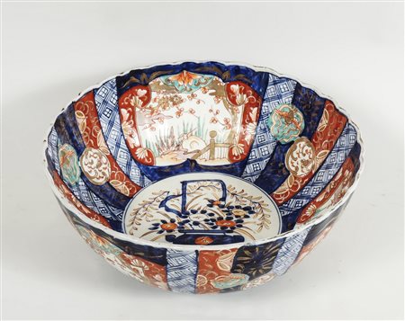 COPPA CENTROTAVOLA IMARI IN PORCELLANA POLICROMA - IMARI PORCELAIN BOWL...