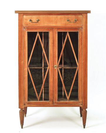 PICCOLA VETRINA IN SATINWOOD - SMALL SATINWOOD CABINET fronte dritto a due...