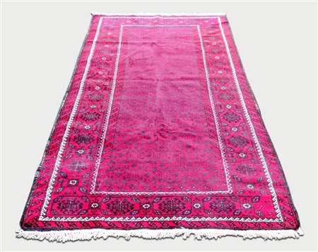 TAPPETO CAUCASICO - CAUCASIAN RUG fondo rosso scuro, campo con medaglioni...