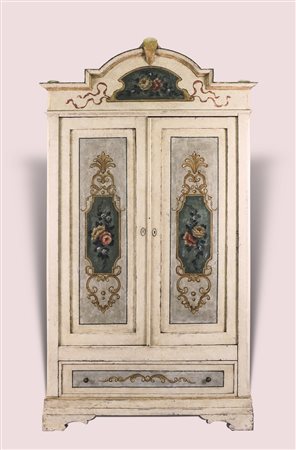 ARMADIO IN LEGNO LACCATO - LACQUERED WARDROBE cappello centinato, fronte...