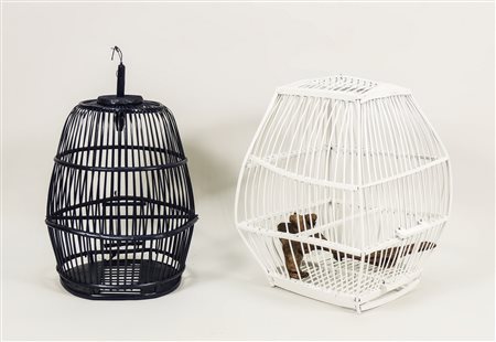 DUE VOLIERE - TWO BIRD CAGES una bianca ed una blu