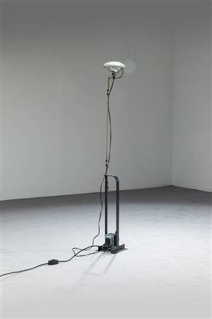 ACHILLE E PIER GIACOMO CASTIGLIONI<BR>Lampada da terra mod. Tojo