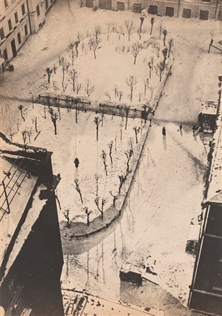 Alexander Rodchenko (1891-1956)  - Courtyard from above, 1926