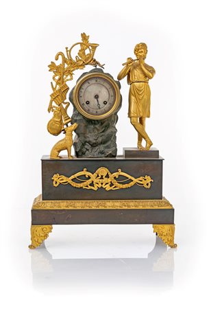 Orologio da tavolo in bronzo dorato e brunito, Francia, Carlo X cm 40x28x12...