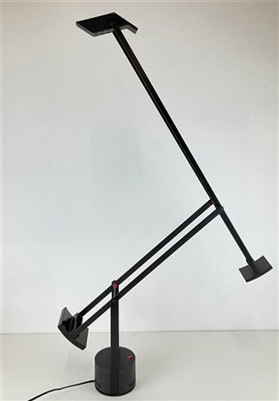 Richard Sapper Lampada da tavolo modello "Tizio". Produzione Artemide, Milano, 1