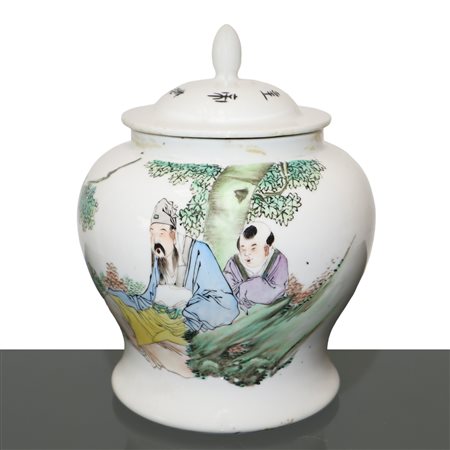 Potiche cinese in porcellana bianca con scena familiare