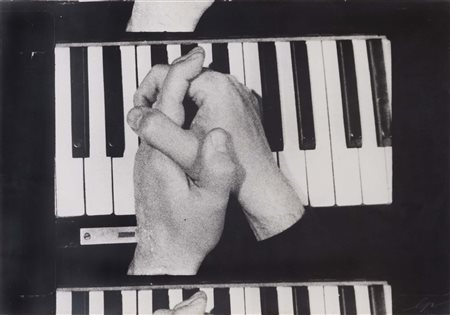 GIUSEPPE CHIARI (Firenze, 1926 - 2007) Gesti sul piano (anni '70) stampa alla...