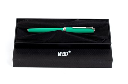 MONTBLANC Penna roller verde Corpo in resina verde, stella bianca Montblanc...