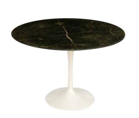 Tavolo Tulip con base rilsan bianco e piano in marmo nero   Eero  Saarinen