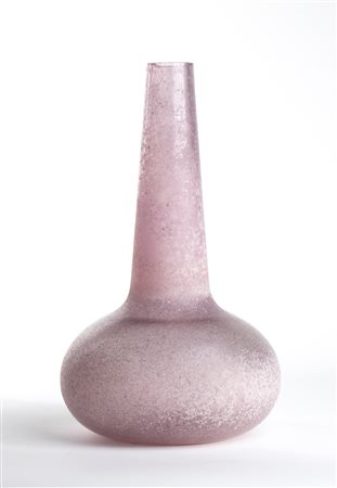 Elegante vaso in vetro rosa   