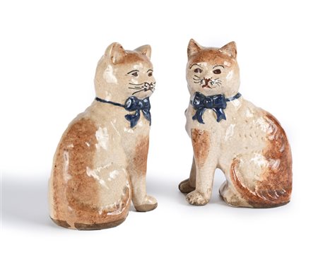 Coppia di gatti vittoriani seduti in ceramica, Inghilterra, XIX secolo...