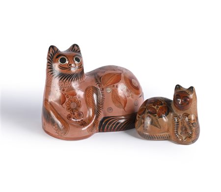 Due figure di gatto accucciato in ceramica di Tonala, arte popolare messicana...