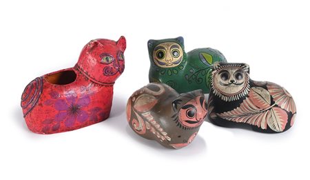 Quattro diverse figure di gatto, arte popolare messicana terracotta, gesso e...