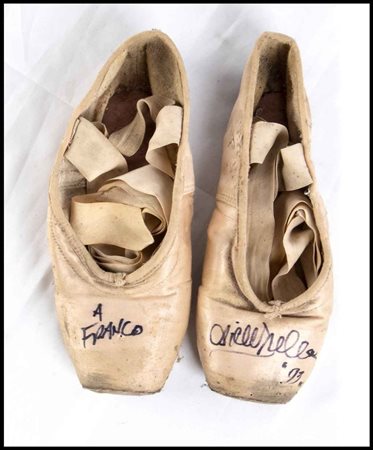 Dorella, Oriella (Milano, 25 gennaio 1952)  
Dorella, Oriella (Milano, 25 gennaio 1952) - Scarpe da danza autografate Memorabilia Spettacolo, Cinematografia...
 