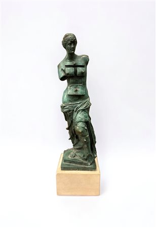 Salvador Dalì (1904 - 1989) 
Venere con cassetti 
bronzo, patina verde h 21 cm