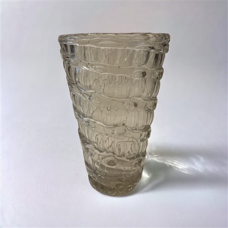 Ercole Barovier (1889 - 1974) 
Vaso con applicazioni 
vetro di murano H 39 x 24 cm