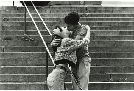 DOISNEAU ROBERT Gentilly (France) 1912 Le Baiser, anni 1960. 1980 Stampa...