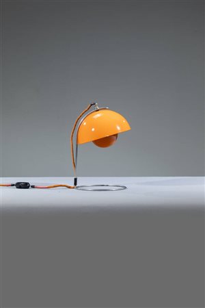 VERNER PANTON<BR>Lampada da tavolo mod. Flowerpot