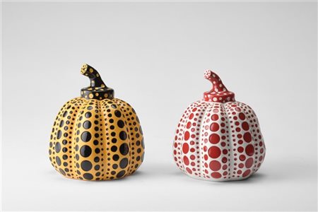 Yayoi Kusama "Yellow Pumpkin & Red Pumpkin" 
2 multipli in resina dipinta
cm 10,