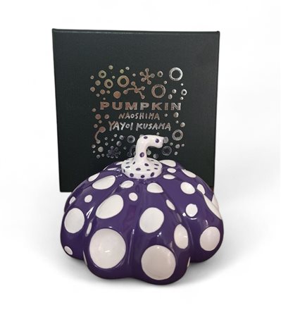 Yayoi Kusama “Pumpkin” (Violet and white)