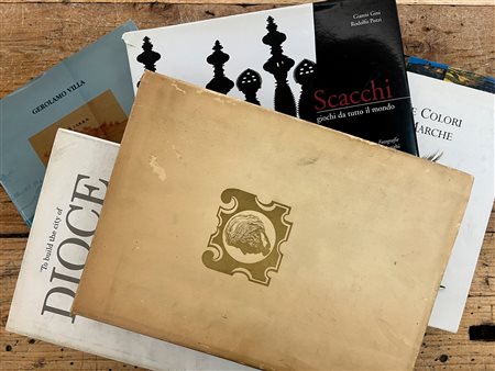 VARIA E CURIOSITÀ - Lotto unico di cataloghi e volumi: