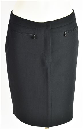 Gucci BLACK SKIRT DESCRIPTION: Knee-length black skirt, closed with a front...