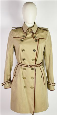 Burberry WOMEN TRENCH DESCRIZIONE: Women's double-breasted trench coat in...
