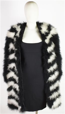 MARABOU FUR DESCRIPTION: White and black marabou fur. Missing size and...