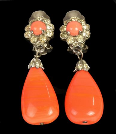 Kanneth Jane Lane EARRINGS DESCRIPTION: Coral glass clip earrings. Well...