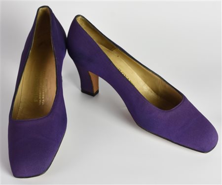 Pirovano PUMPS DESCRIPTION: Pump shoes in purple cady. Heels 7 cm. Size 38....