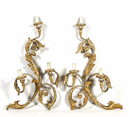 COPPIA DI APPLIQUES IN LEGNO INTAGLIATO E DORATO - PAIR OF GILTWOOD WALL...