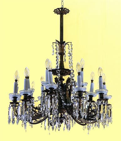 LAMPADARIO IN BRONZO DORATO E CRISTALLO - GILDED BRONZE AND CRYSTAL...