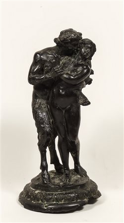 FAUNO CHE ABBRACCIA UNA NINFA - FAUN EMBRACING A NYMPH gruppo in bronzo -...