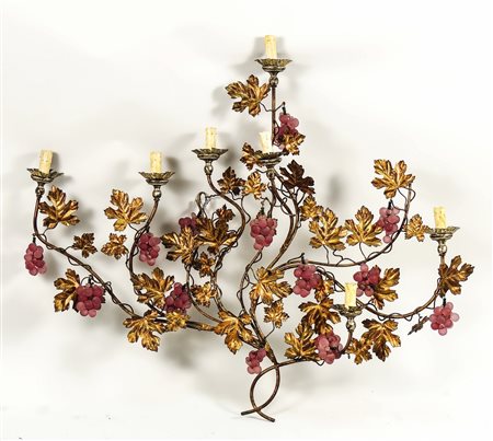 GRANDE APPLIQUE IN METALLO DORATO - LARGE GILT METAL WALL LAMP realizzata...