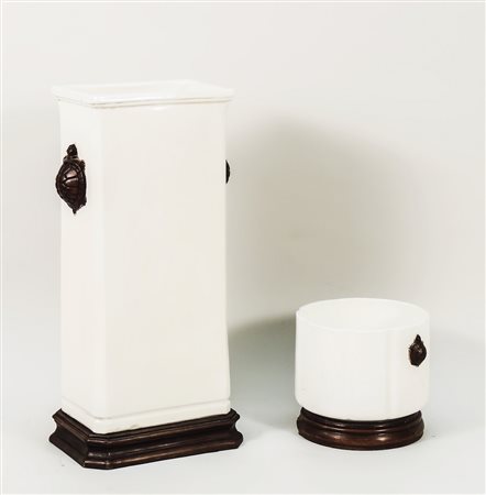 PORTAOMBRELLI E PORTAVASI IN CERAMICA - CERAMIC UMBRELLA STAND AND A CACHEPOT...