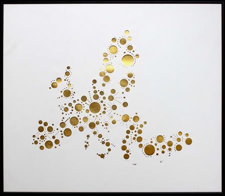 Riccardo Gusmaroli, Europa, 2013, tela forata e foglio oro, 154x180 cm,...