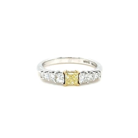 ANELLO IN ORO BIANCO 18K 3.28 GR CON DIAMANTE CENTRALE TAGLIO PRINCESS + DIAMANTI LATERALI - JG404038