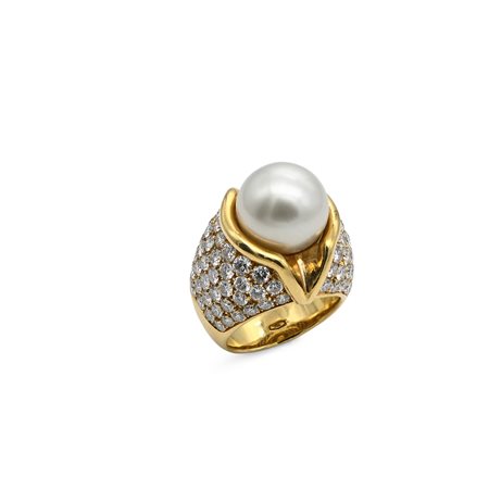 Anello in oro, perla South Sea e brillanti Oro giallo 750/000. Diamanti in...