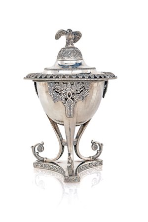 Zuccheriera in argento con coperchio, Milano 1840 ca., argentiere Luca...