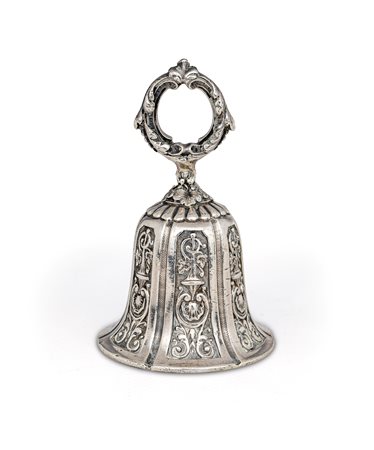 Campanello in argento 800/000 decorato da candelabre cesellate emergenti dal...